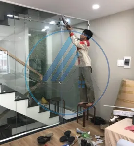 Kính cường lực cho cửa hàng, showroom