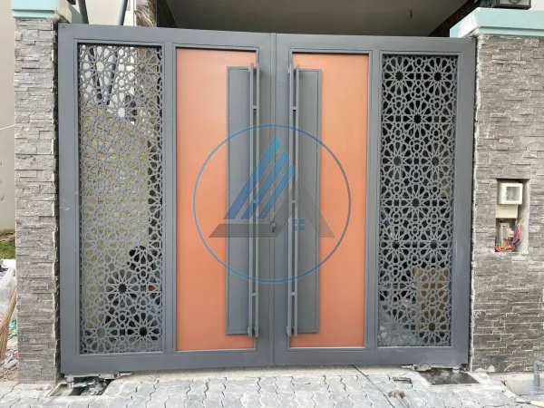 Mẫu cửa sắt CNC hoa văn đẹp