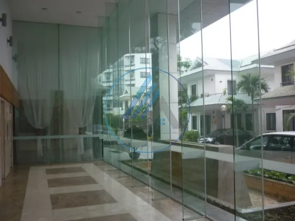 Kính cường lực cho cửa hàng, showroom